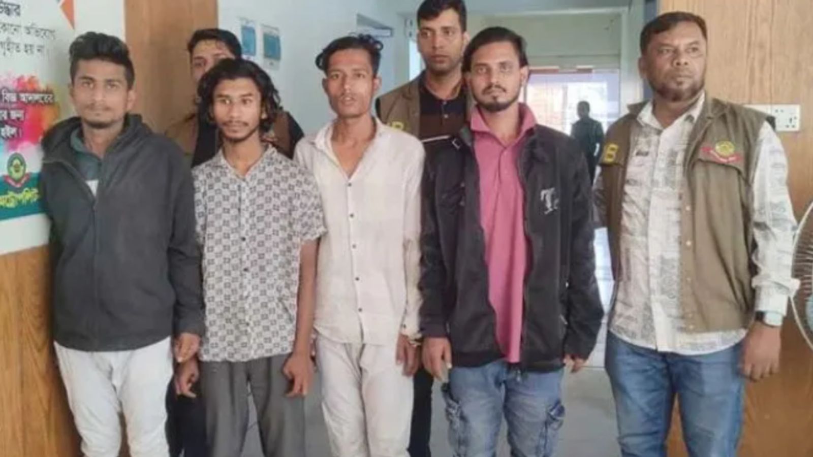 बांग्लादेश में इस्लामी कट्टरपंथियों ने पुजारी समेत 3 हिन्दुओं का किया अपहरण, चौथी मंजिल पर ले जाकर पीटा: बशीर, जिहाद, आरिफ समेत 4 गिरफ्तार, आतंकी सैफुल के थे सब मुरीद