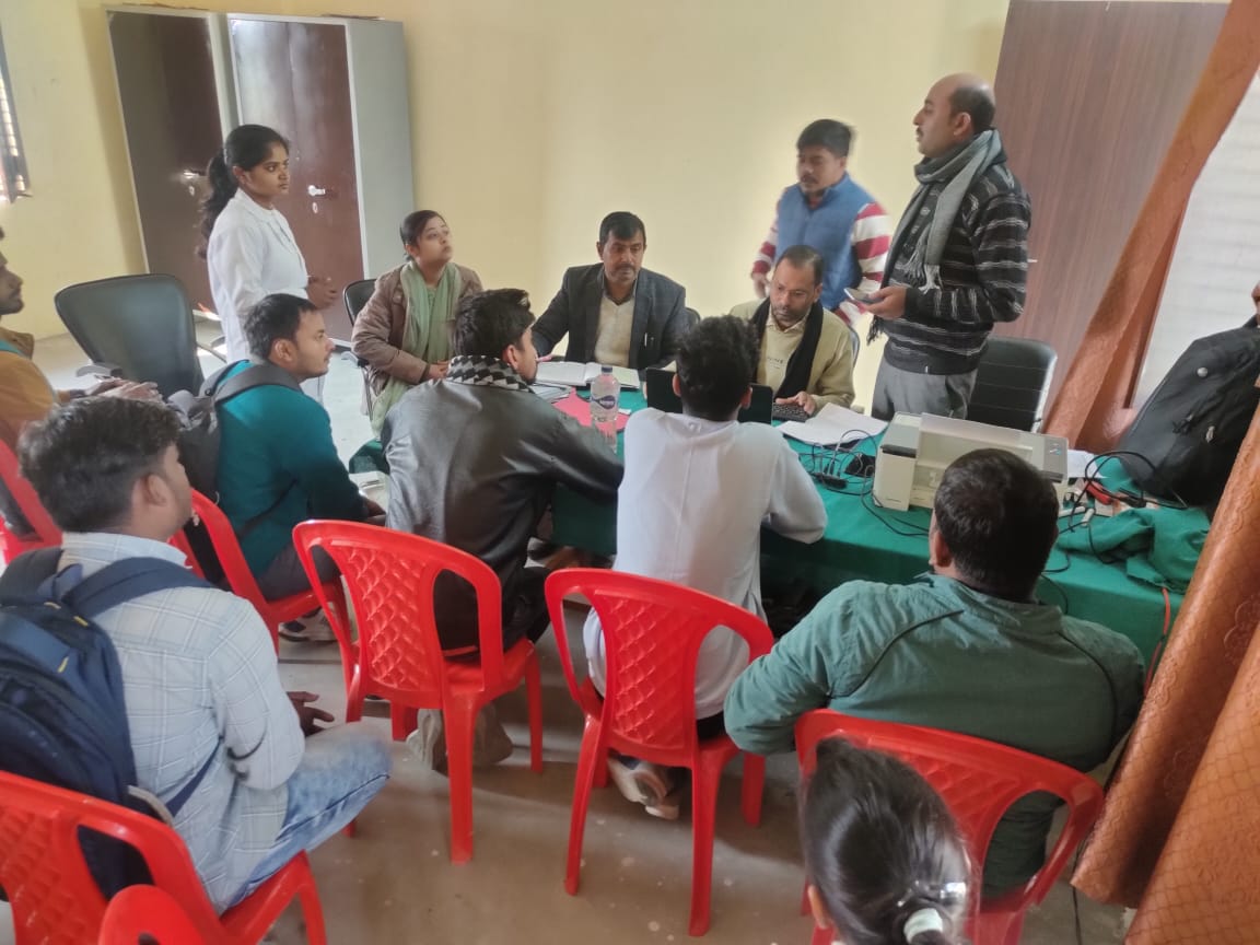 सत्र 2024-25 के लिए सूर्या कॉलेज आफ फार्मेसी मीरगंज और एसआर हॉस्पिटल और पैरामेडिकल कॉलेज में दूसरे राउंड के काउंसलिंग के लिए उमड़ रही भीड़*