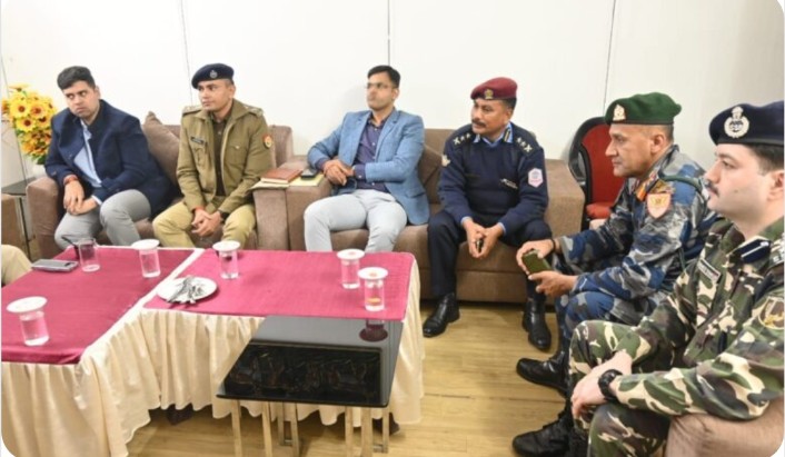 महाकुंभ की तैयारियों को लेकर भारत-नेपाल सीमा के सोनौली बॉर्डर का एडीजी जोन डा के एस प्रताप कुमार ने दौरा किया।