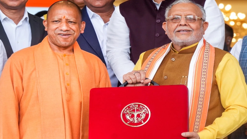 वृंदावन-मथुरा में कॉरिडोर, माँ विंध्यवासिनी-अष्टभुजा सहित कई मंदिरों का होगा विकास: योगी सरकार ने पेश किया UP का सबसे बड़ा बजट, मेधावी छात्राओं को मिलेगी स्कूटी