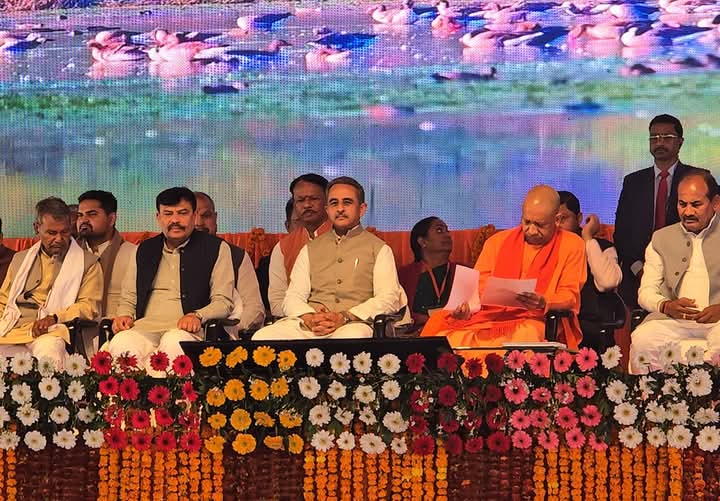 मुख्यमंत्री योगी आदित्यनाथ रविवार को गोंडा के वजीरगंज पहुंचे। जहां उन्होंने वेटलैंड डे पर आयोजित कार्यक्रम को किया संबोधित