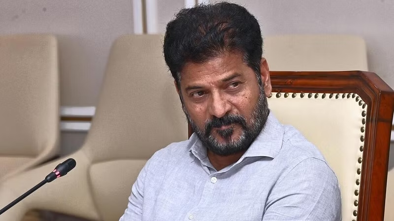 मीडिया का मुँह बंद कराने पर तुली तेलंगाना की कॉन्ग्रेस सरकार, महिला पत्रकारों पर दबिश के बाद CM ने धमकाया: कहा- नंगा करूँगा, कुटवाऊँगा, परेड निकलवाऊँगा