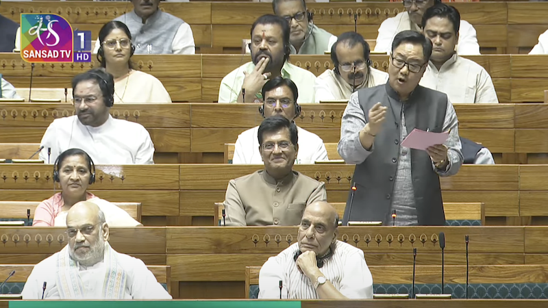 मजहब से नहीं है वक़्फ़ बोर्ड का कोई सरोकार, किरेन रिजिजू ने सदन में गिनाए 3 उदाहरण: अब महिलाएँ भी बनेंगी वक़्फ़ बोर्ड का हिस्सा, ग़ैर-मुस्लिम भी