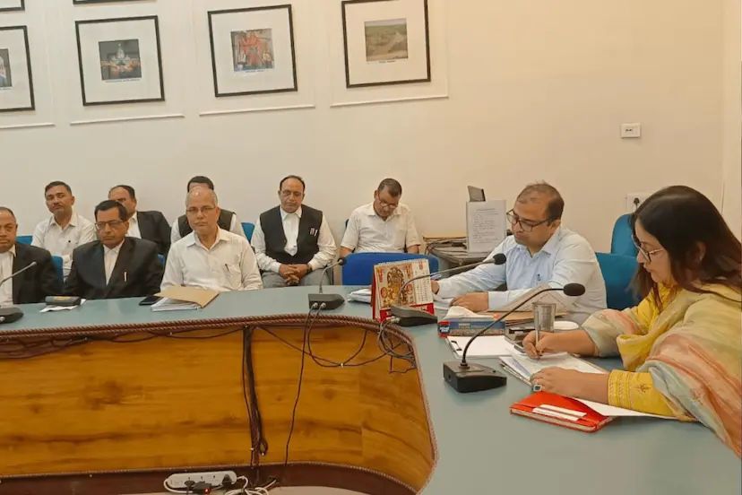 डीएम बोली- अपराधी किस्म के लोगों को ऐसी सजा दिलाई जाय जो बने नजीर