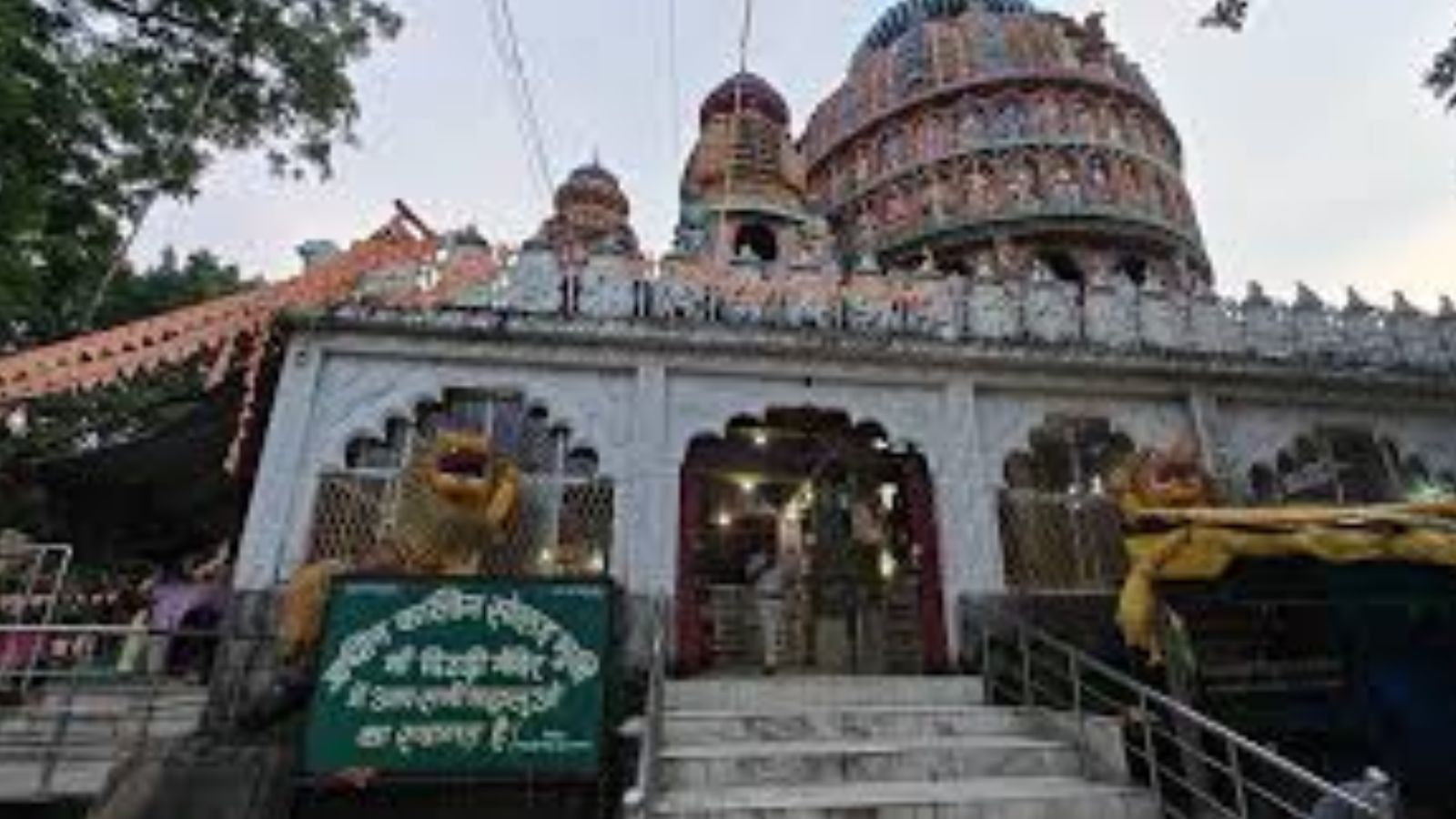 झारखंड का 700 साल पुराना मंदिर जहाँ ब्राह्मण ही नहीं, ST समाज के लोग होते हैं ‘पुजारी’ : विराजमान हैं यहाँ 5 मुख और 10 भुजाओं के साथ माँ दुर्गा, रोज करते हैं हजारों श्रद्धालु दर्शन
