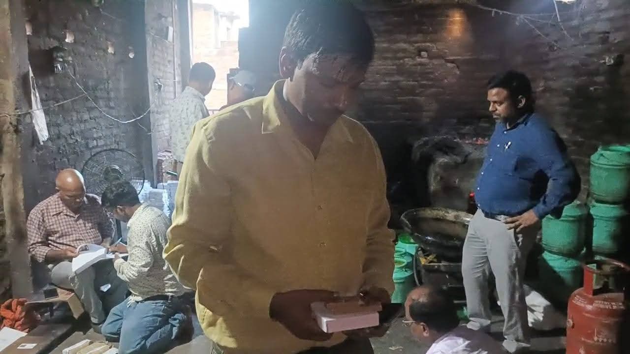 गोरखपुर में त्योहार से पहले फूड विभाग की बड़ी कार्रवाई