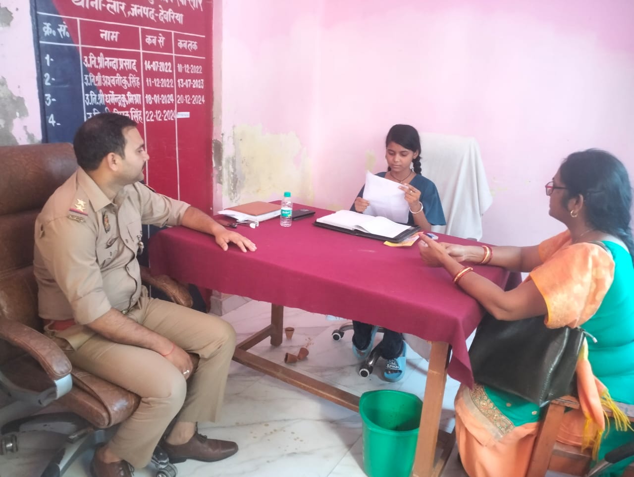 एक दिन की चौकी प्रभारी बनी जूही