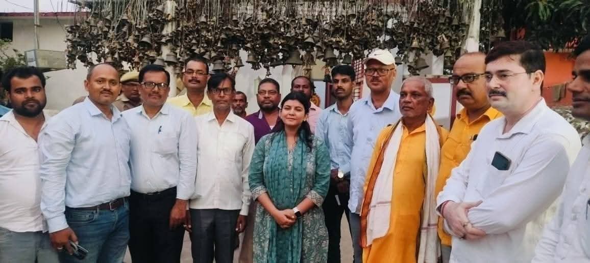 सलेमपुर की एसडीएम दिशा श्रीवास्तव ने किया भटनी के मां मंदिर का दौरा