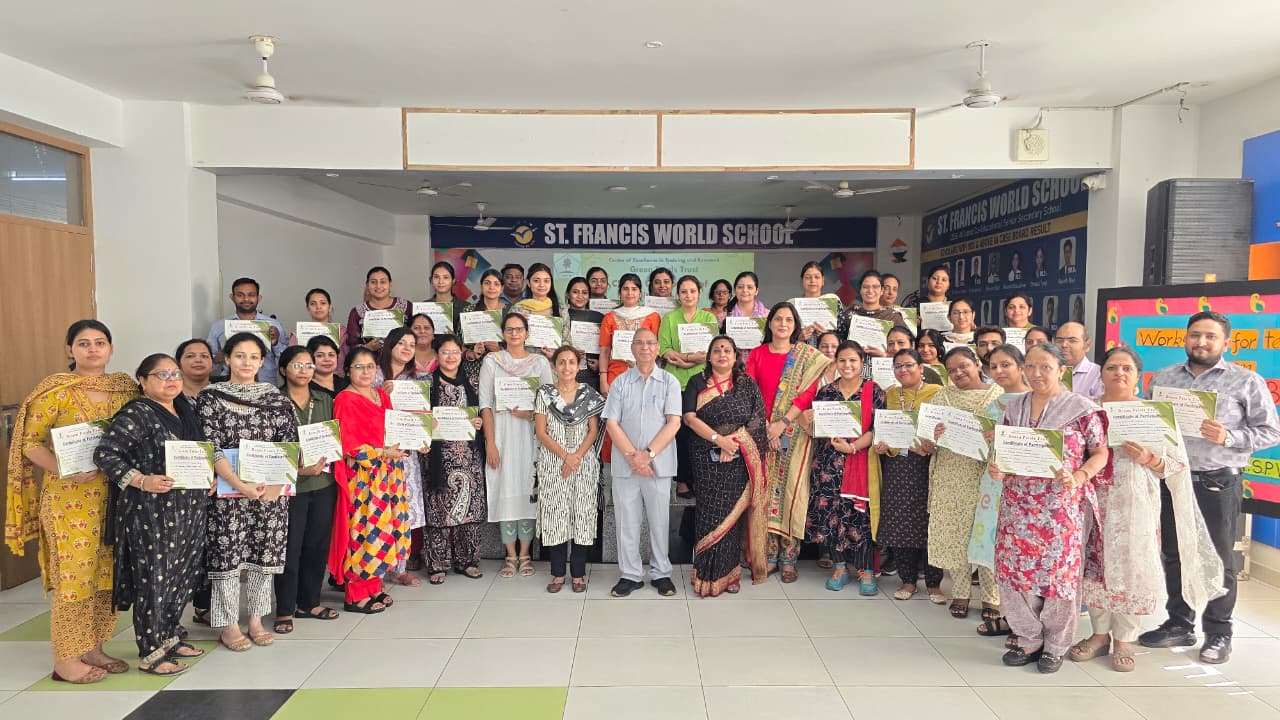 शिक्षकों को गुणवत्तापूर्ण प्रश्न तैयार करने में कुशल होना चाहिए।” – एसपी वर्मा