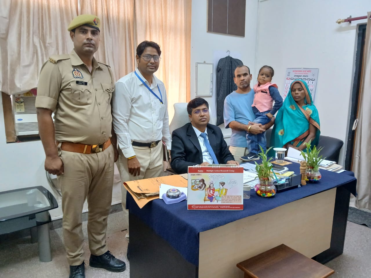 दीपावली पर लौटी उम्मीद, विदेश में फंसे मजदूर की घर वापसी