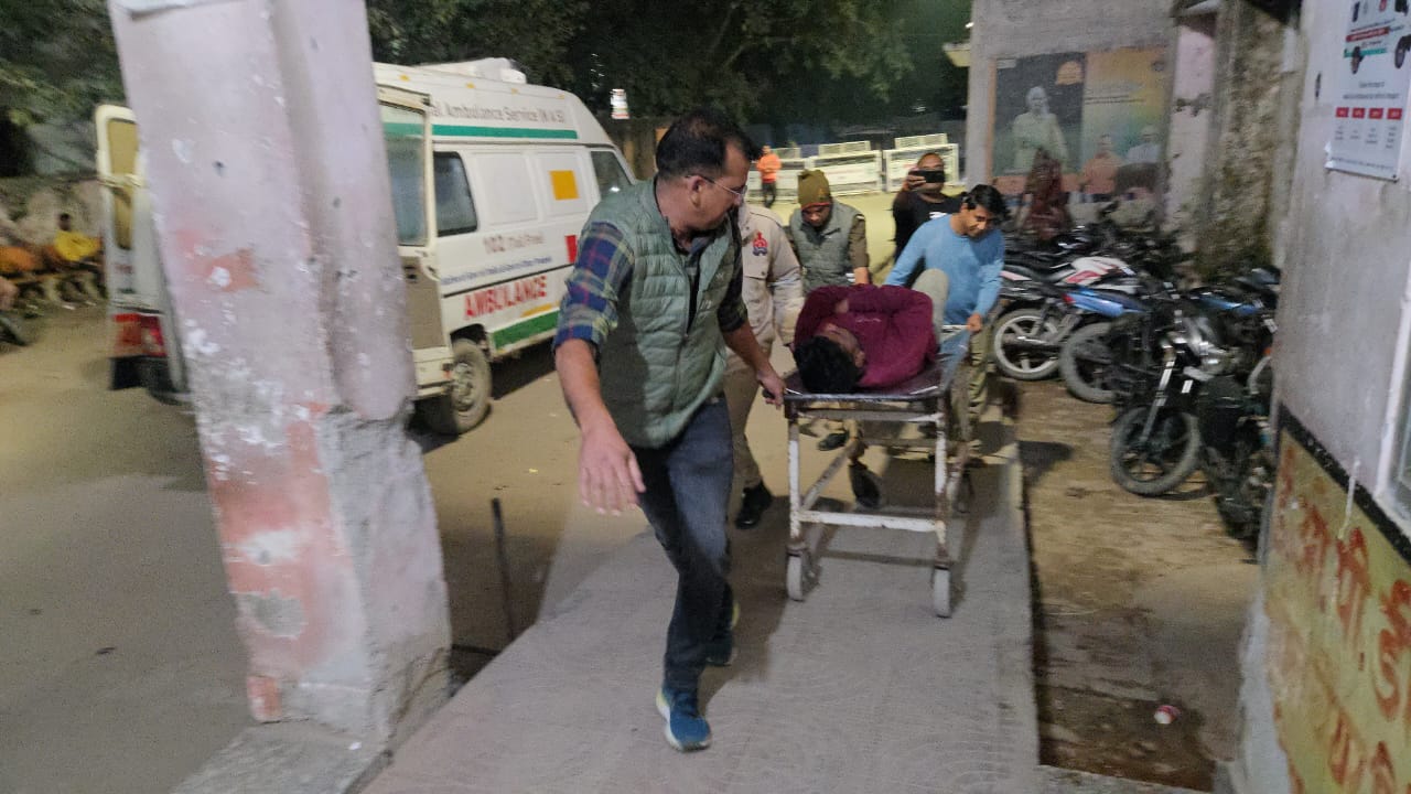 देवरिया में पुलिस मुठभेड़! गोवध कांड का आरोपी गोली लगने से घायल — तमंचा और बाइक बरामद