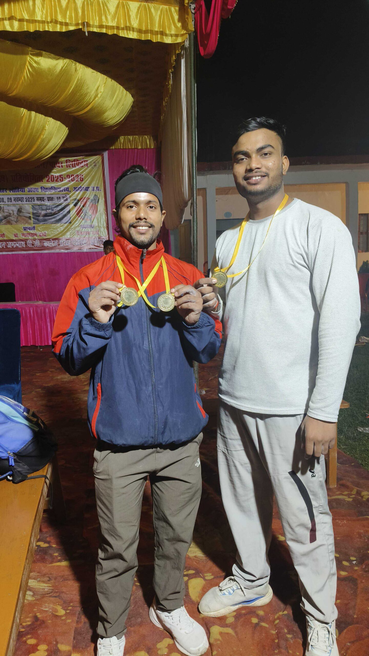 वेटलिफ्टिंग में अयोध्या के चैंपियंस, नवाज़िश और विकास ने जीता गोल्ड