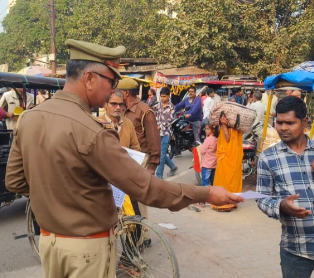 देवरिया पुलिस का सख्त यातायात अभियान: 169 चालान, 4 वाहन सीज