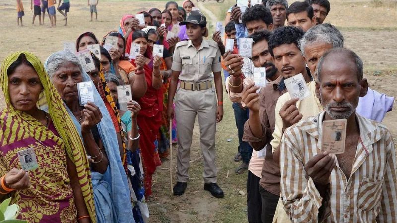 लाल आतंक पर वोट का प्रहार: बिहार में नक्सल प्रभावित भीमबाँध-कछुआ-बासकुंड में दशकों बाद हुई वोटिंग, नक्सलवाद को खत्म कर मोदी सरकार ने लौटाया ‘वोट का अधिकार’