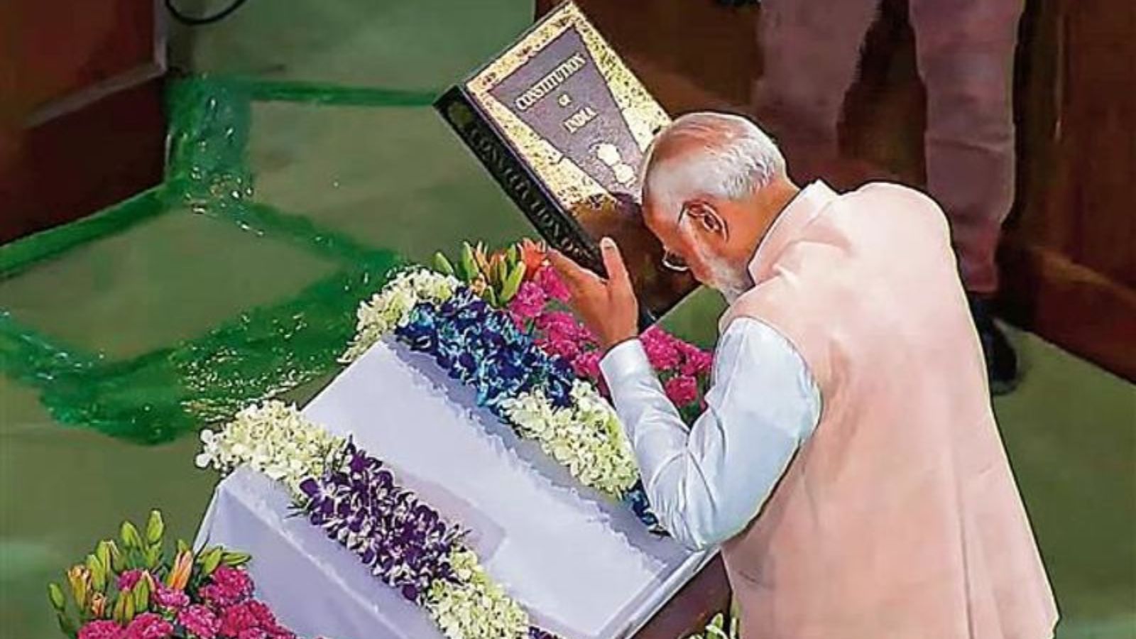 संविधान की शक्ति ने मुझ जैसे गरीब परिवार से निकले व्यक्ति को प्रधानमंत्री बनाया: संविधान दिवस पर PM मोदी का खुला खत, कहा- राष्ट्र के प्रति कर्तव्यों का निर्वाह करना होगा